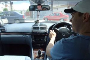 Maşinile cu volan pe dreapta dispar din România