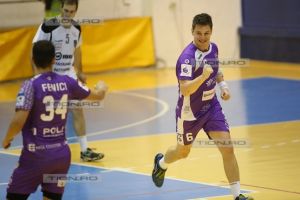 Handbaliştii timişoreni continuă seria succeselor şi trec de Universitatea Cluj