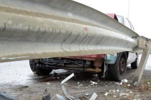 Şofer argeşean, „popas” în parapet la Căprioara