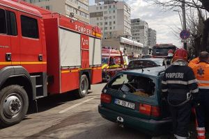 Accident cu trei răniţi provocat de o şoferiţă neatentă