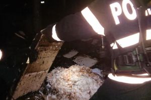 INCENDIU la Pianu. Acoperişul unei locuinţe cuprins de flăcări