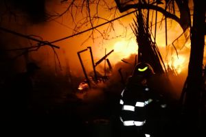 VIDEO: Incendiu la Novaci