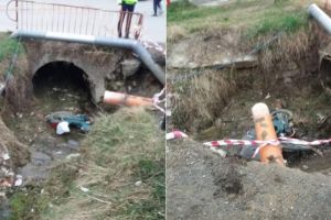 FOTO: Accident rutier la Pianu de Sus – Un tânăr cu alcool ”la bord” şi-a condus mopedul direct într-un şanţ adânc, din localitate