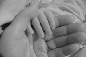 Alertă maximă pentru părinţi! Revine în forţă o boală potenţial letală pentru copii: „Este un alt genotip viral”