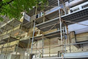 A căzut de la înălţime şi şi-a fracturat piciorul