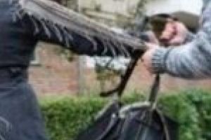 Autorii unei tâlhării, prinşi… pe jumătate