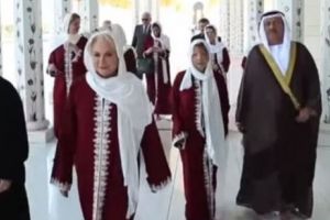 Premierul Viorica Dăncilă ia cina cu un sultan din Dubai. Sărbătoresc semnarea unui document