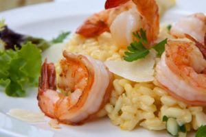 REȚETA 7est: Risotto cu creveţi şi sos picant