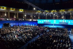 Veştea zice că a cerut schimbarea legislaţiei de aceesare a fondurilor europene la summit-ul PPE