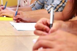 Elevii care vor da bacul, în zodia… simulărilor