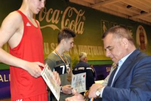 Două medalii de aur pentru pugiliştii argeşeni