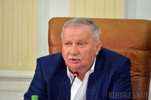 Retrospectiva săptămânii prin ochii lui Bihorel: Ianoş în bermude, la Consiliul Judeţean