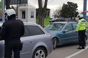 Sute de soferi amendati la Constanta pentru nefolosirea centurii de siguranta. Ce alte nereguli au taxat politistii (galerie foto)