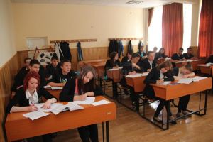 Peste 12.000 de elevi de liceu sunt aşteptaţi la simularea examenului de bacalaureat