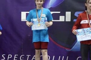 Opt medalii pentru micii înotători de la CSȘ