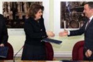 180 de milioane de euro pentru modernizarea infrastructurii de apă potabilă şi canalizare din Timiş. Ministrul Rovana Plumb, prezentă la semnarea contractului