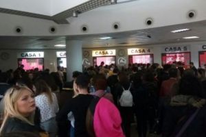 Trafic ilegal cu bilete. Alertă la un festival celebru din România. A fost sesizată poliţia