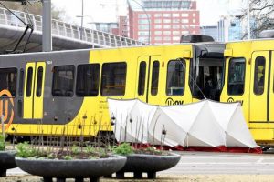 Panică în Olanda – Atac terorist într-un tramvai