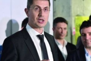 USR stă pe un butoi de pulbere. S-a întors personajul care propagă intoleranţa, ura şi teoriile conspiraţiei