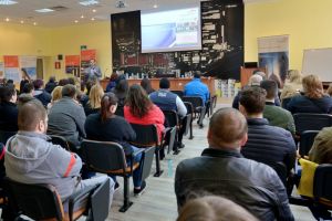 „ReDescoperă Combinatul”. 300 de gălăţeni s-au înscris pentru un loc de muncă la combinat