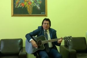 Primarul cântăreţ Nicolae Robu lansează un concurs muzical, dar şi noi competiţii foto şi video