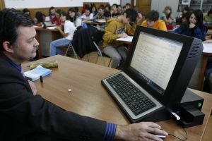 Catalog online în toate şcolile. Notele şi absenţele elevilor, verificate oricând de către părinţi