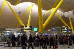 Harababura de pe aeroportul din Madrid, povestită de un român. Alergare haotică din cauza incompetenţei