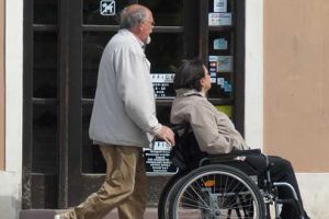 Persoanele cu handicap îşi pot ridica biletele pentru transport