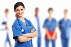 Ultimele zile pentru aplicarea la joburile de infirmiere din Marea Britanie