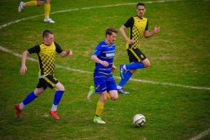 Cărbuneşti leagă victoriile