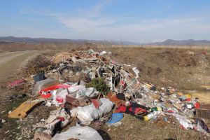 Mogoşeni: Gratis pentru cei care aruncă, scump pentru mediu