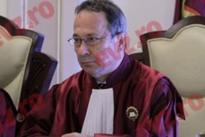 Preşedintele CCR, hărţuit de #Rezist. I-au şocat până şi pe poliţiştii nemţi. FOTO