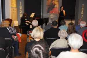 „Recitalul de la ora cinci” aduce „Flori de primăvară”