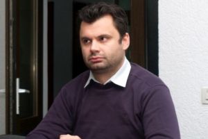 Cat tupeu ai Dobre??? Mesaj halucinant postat de primar, pe facebook: Ploiestenii care nu-si permit masini noi, sa fie taxati pentru ca circula cu 