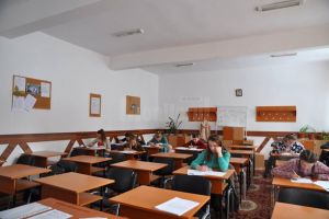 Peste 1.300 de absenţi la prima probă a simulării examenului de bacalaureat