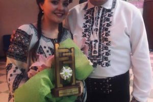 Interpreta Alexandra Diana Dan, din Putna, a câştigat Trofeul Festivalului „Florile ...