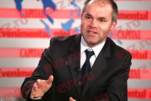 Atac fără precedent din partea unui fost ministru al Educaţiei. Daniel Funeriu „şterge pe jos” cu USR PLUS. 