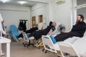 70 de preoţi ortodocşi din Mureş, donatori de sânge
