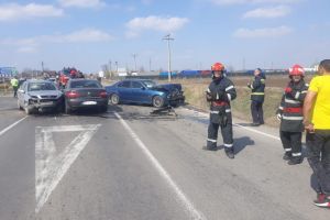 Accident rutier la intersectia AUtostrazii Soarelui cu DN3. Trei masini implicate. Una, inmatriculata in Constanta (galerie foto)