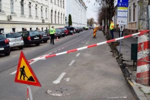 FOTO: Trafic cu restricţii pe strada Nicolae Iorga din Târgu-Mureş