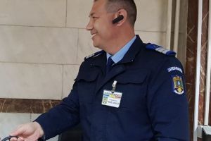 Geantă cu documente, găsită de un jandarm