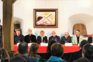 FOTOGALERIE. Artistul Iacob Coman, „contemporanul nostru“, la prima expoziţie de pictură