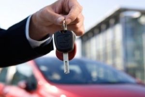 Modificări la programul ”Prima maşină 2019”: Pot lua credit şi cei ce au mai avut autoturisme. În program intră şi maşinile electrice sau hibride