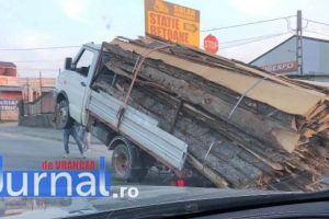 FOTO: Poza zilei: Hercule de Vrancea, luptă “corp la corp” cu o autoutilitară