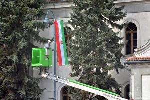 Sfidarea legii din 15 martie se plăteşte cu 5000 de lei amendă. Prefectul judeţului Harghita l-a sancţionat pe primarul din Odorhei