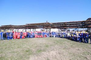 Desfasurare de forte la Rafinaria Rompetrol. Au fost plantati peste 200 de tei! (galerie foto+video)