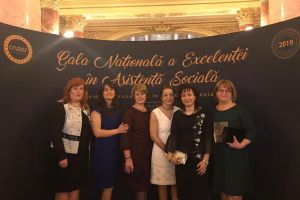 FOTO. O sătmăreancă a fost desemnată asistentul social în domeniul protecţiei copilului