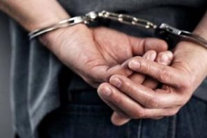 Arestat la domiciliu, pentru ameninţări