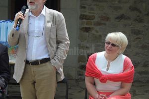 „Extraterestrul care îşi dorea ca amintire o pijama” de Matei Vişniec, în deschiderea ...