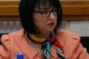 Carmela lu’ “banu’ pe apa de ploaie” vrea sa devenim cu totii pesedisti si sa ne inchinam pe vecie la steagul cu trei trandafiri